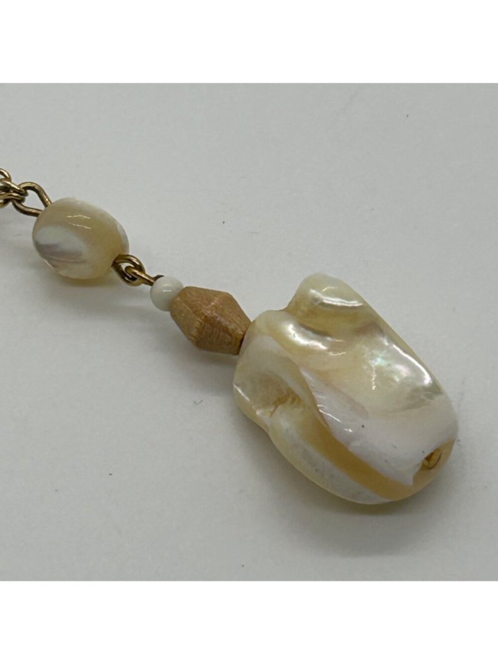 Vintage Gold Tone Necklace Mother Of Pearl & Acrylic Beads Boho Tropical Cruise - Picture 3 of 8